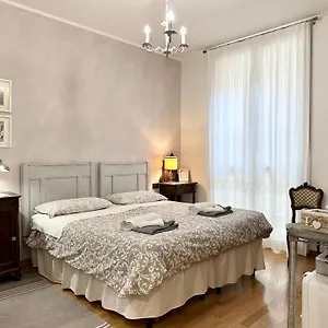 giulia-apartment-bologna.emilia-romagnahotels.net/
